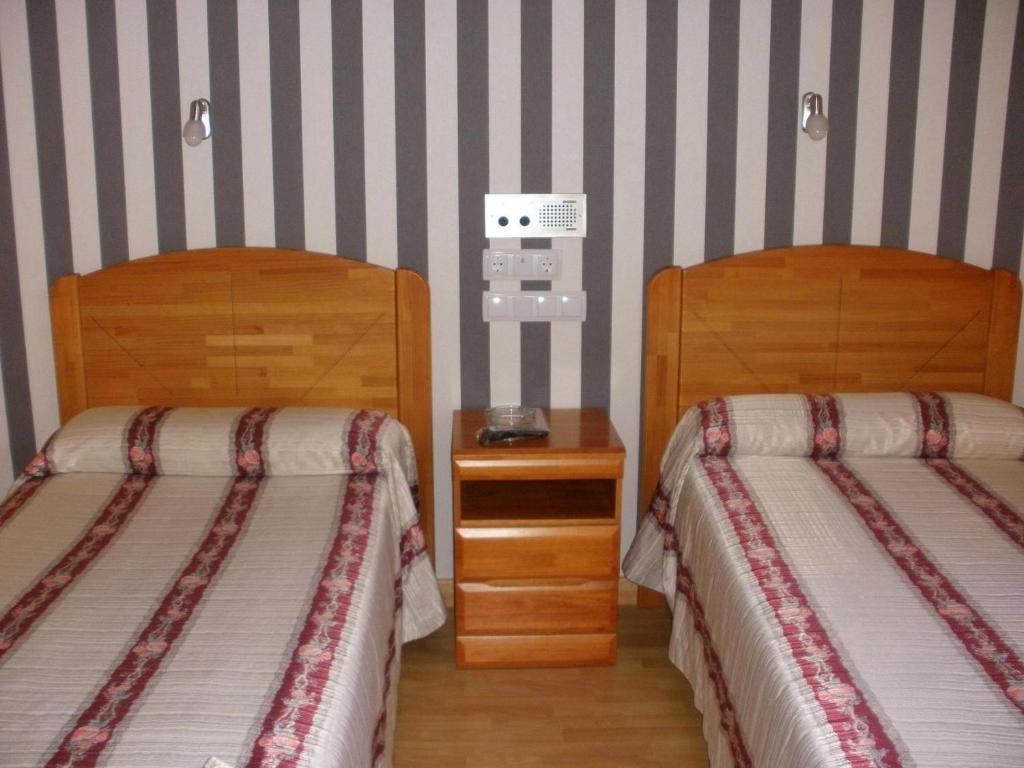Hostal Virgen Del Villar Лагуна де Дуеро Стая снимка