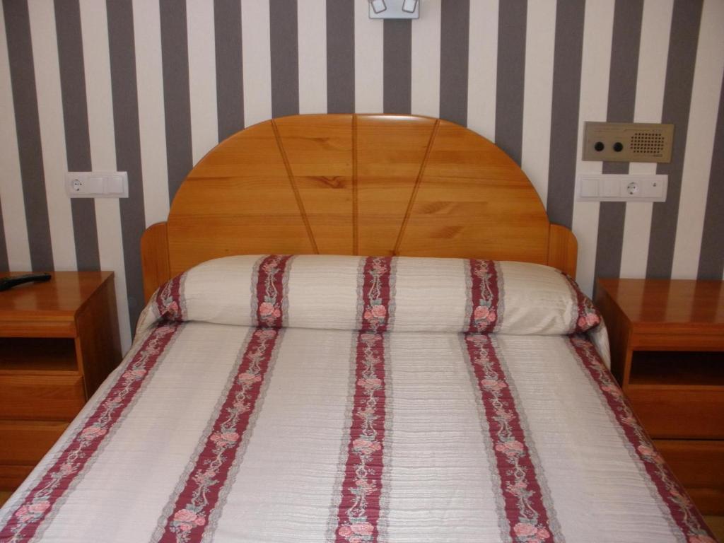 Hostal Virgen Del Villar Лагуна де Дуеро Стая снимка