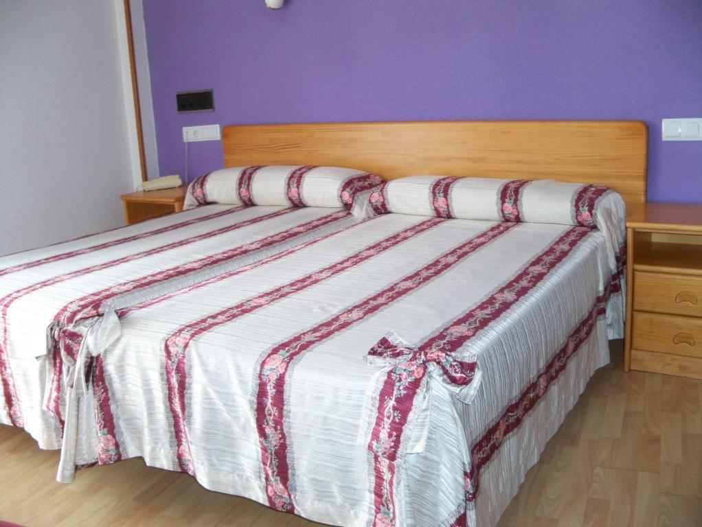 Hostal Virgen Del Villar Лагуна де Дуеро Стая снимка