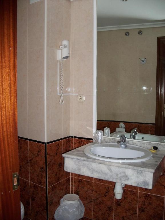 Hostal Virgen Del Villar Лагуна де Дуеро Стая снимка