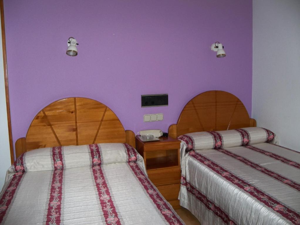 Hostal Virgen Del Villar Лагуна де Дуеро Стая снимка
