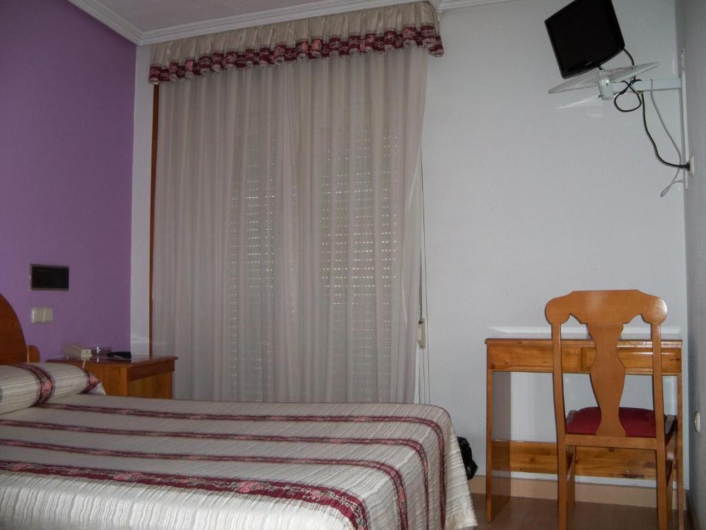 Hostal Virgen Del Villar Лагуна де Дуеро Стая снимка