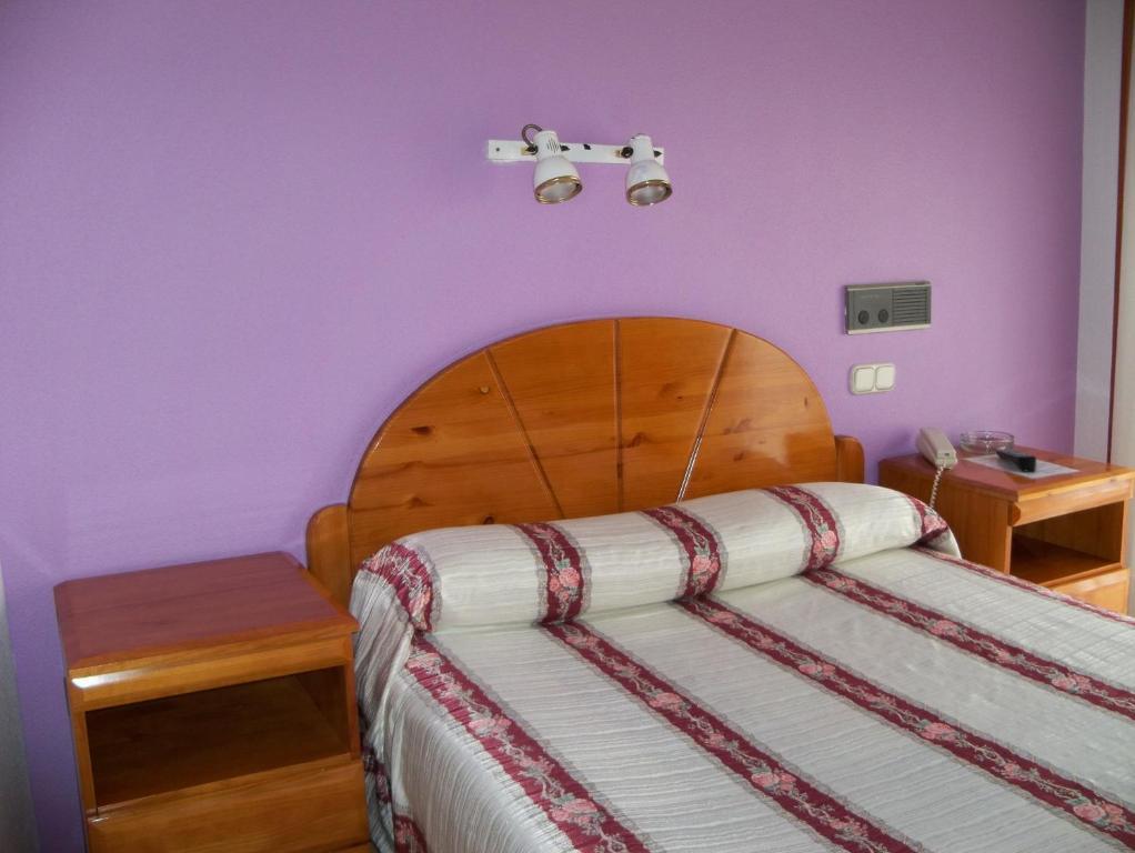 Hostal Virgen Del Villar Лагуна де Дуеро Стая снимка