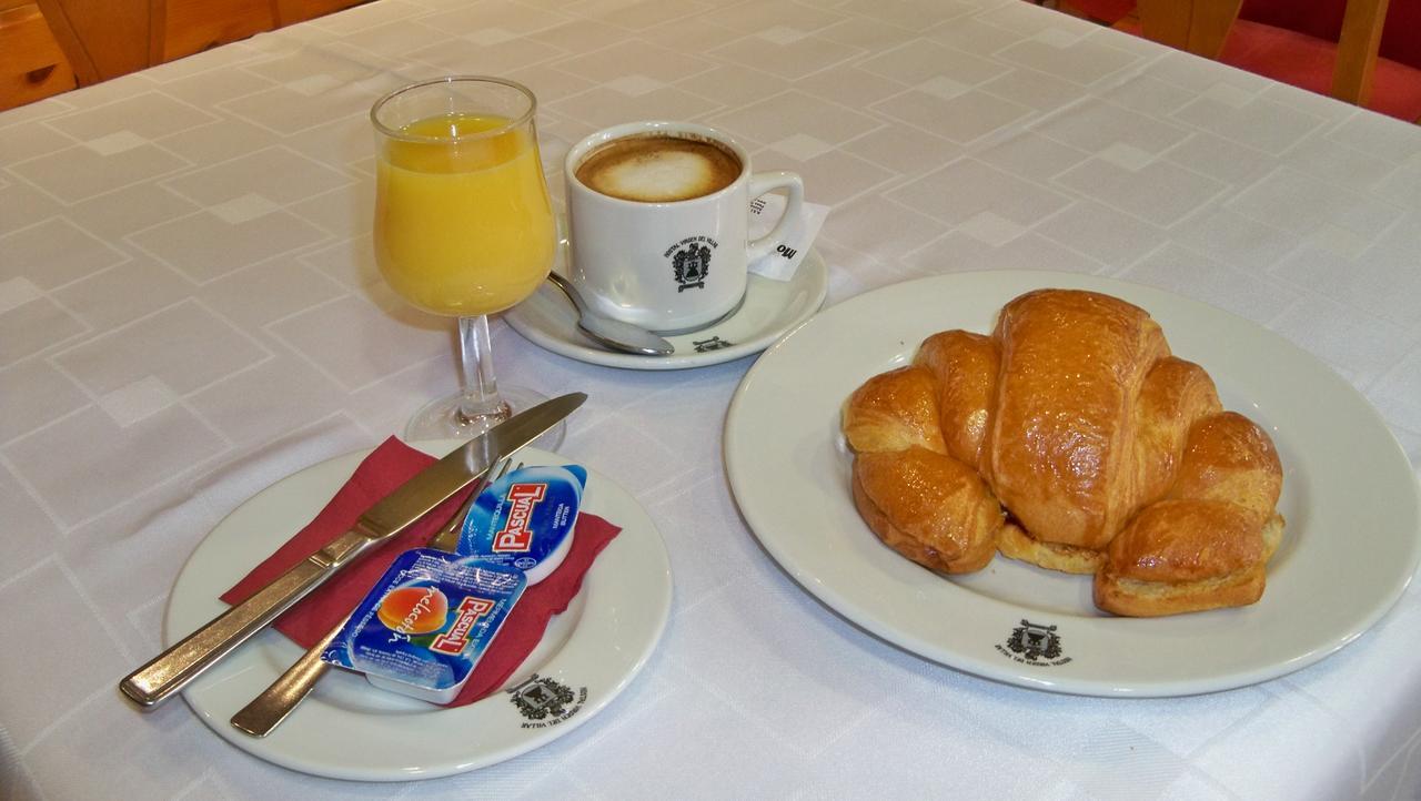 Hostal Virgen Del Villar Лагуна де Дуеро Екстериор снимка