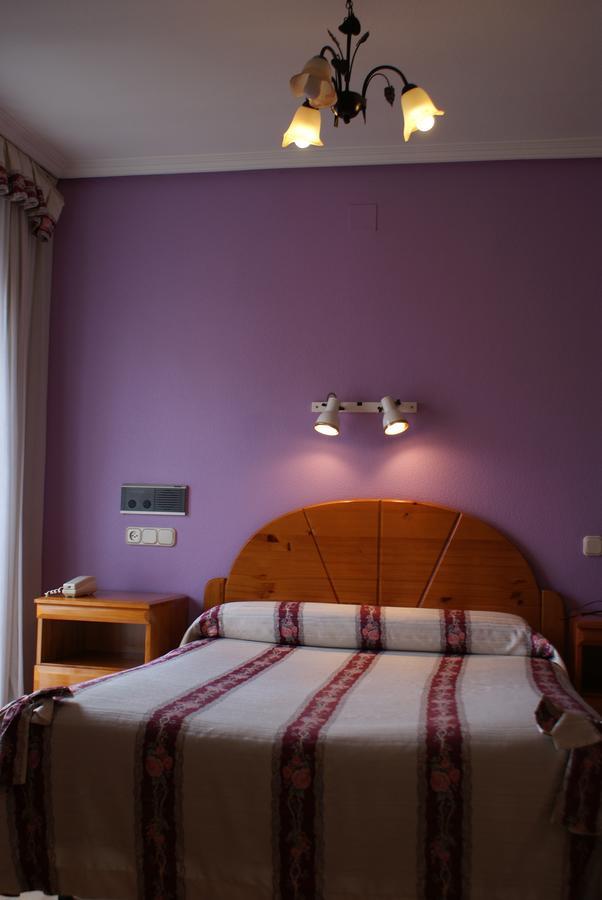 Hostal Virgen Del Villar Лагуна де Дуеро Екстериор снимка