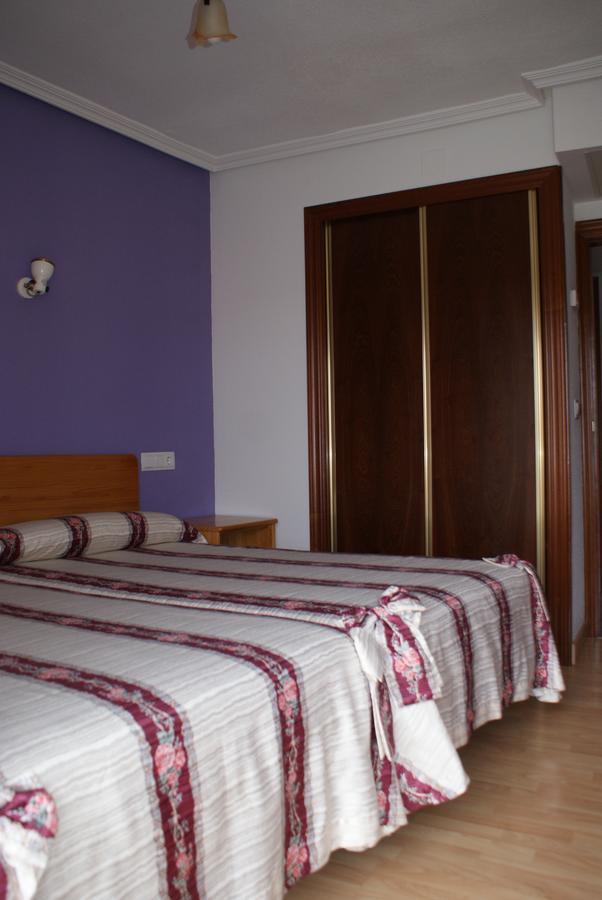 Hostal Virgen Del Villar Лагуна де Дуеро Екстериор снимка