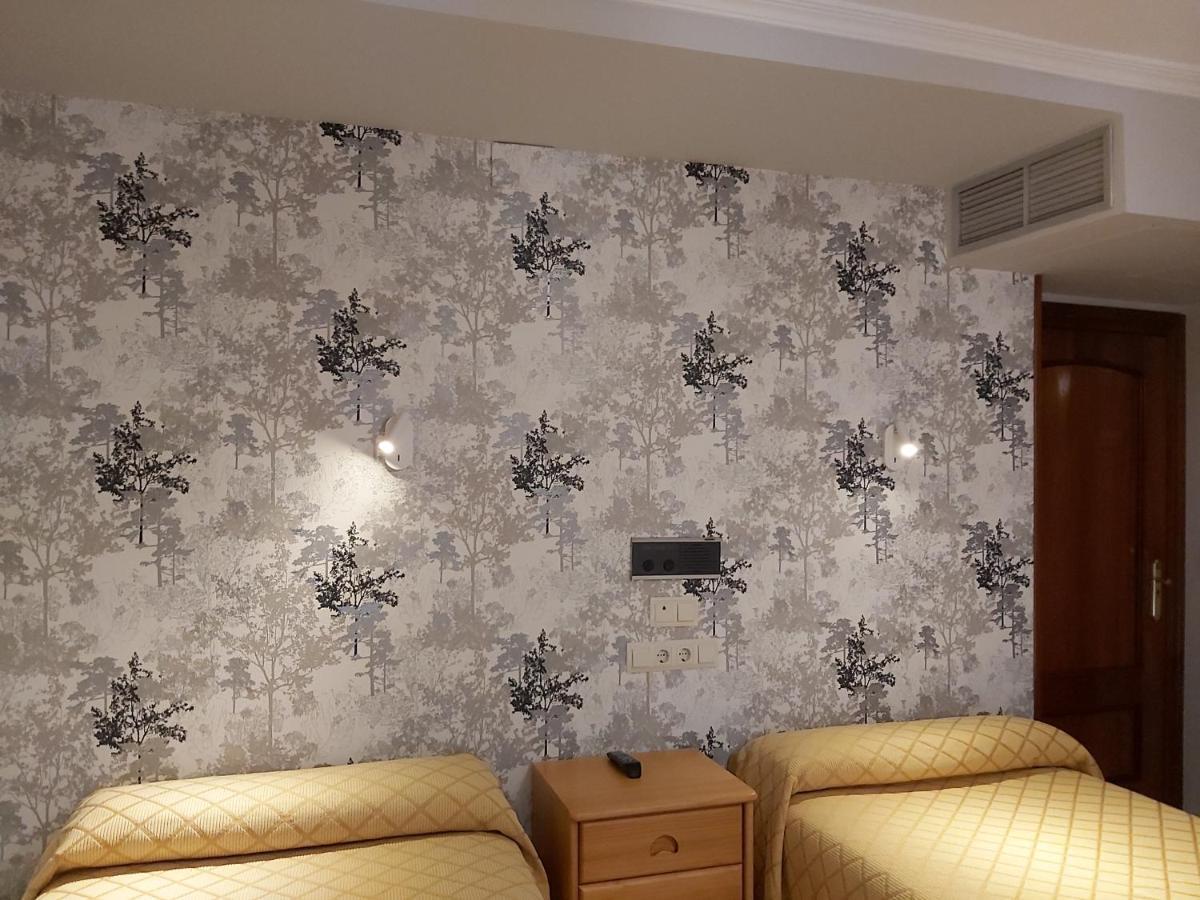 Hostal Virgen Del Villar Лагуна де Дуеро Екстериор снимка