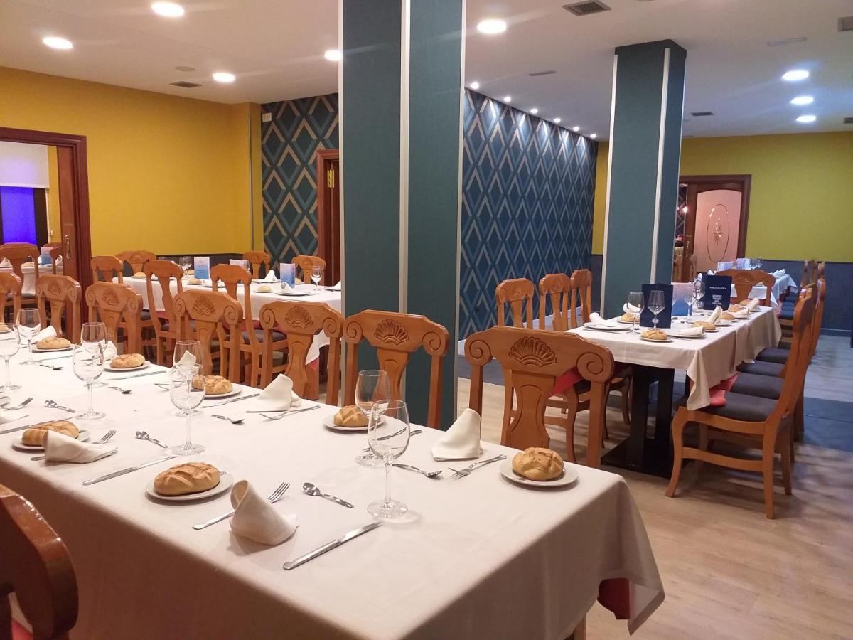 Hostal Virgen Del Villar Лагуна де Дуеро Екстериор снимка